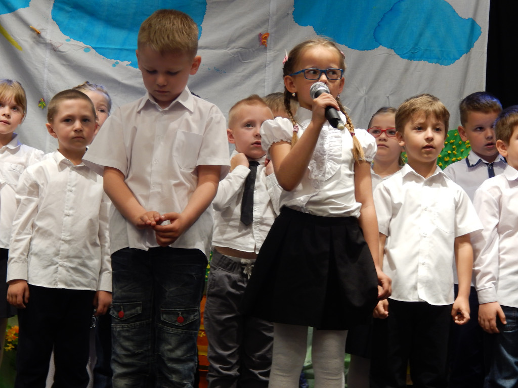 Mali patrioci z kętrzyńskiego Krasnala - występy przedszkolaków w zamku i kinie [ZDJĘCIA]