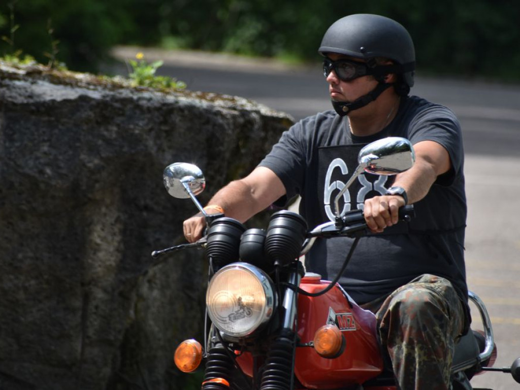 Motocyklowe spotkanie z historią w Wilczym Szańcu [ZDJĘCIA]