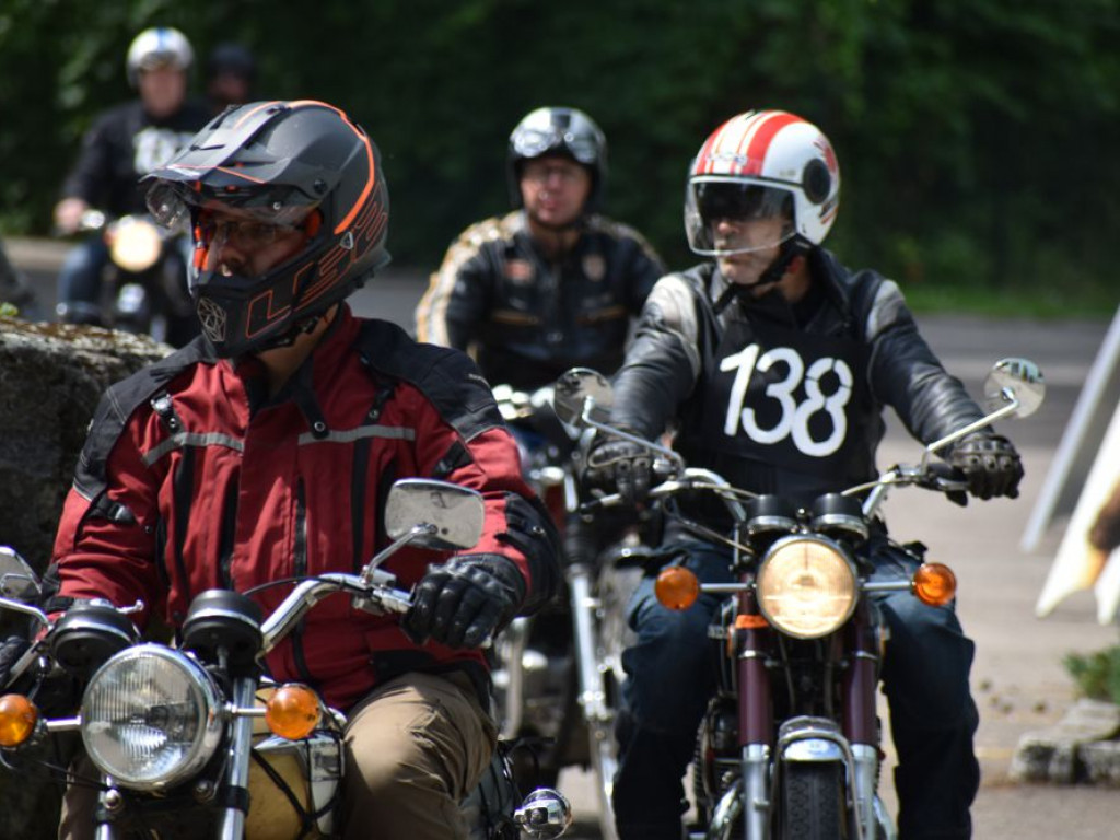 Motocyklowe spotkanie z historią w Wilczym Szańcu [ZDJĘCIA]