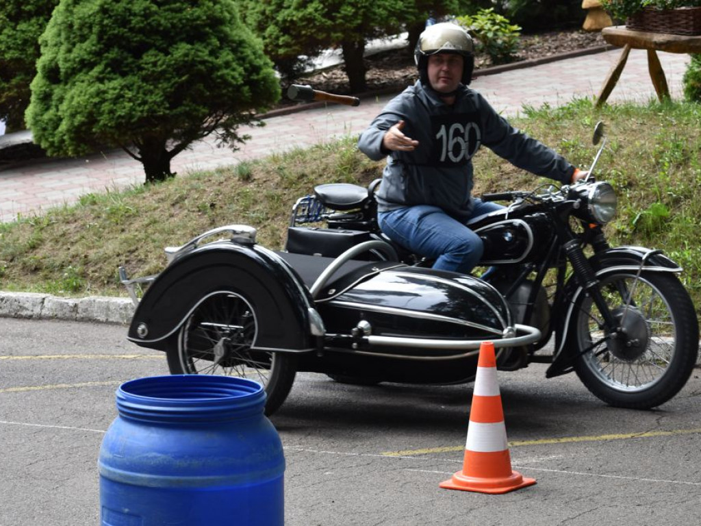 Motocyklowe spotkanie z historią w Wilczym Szańcu [ZDJĘCIA]