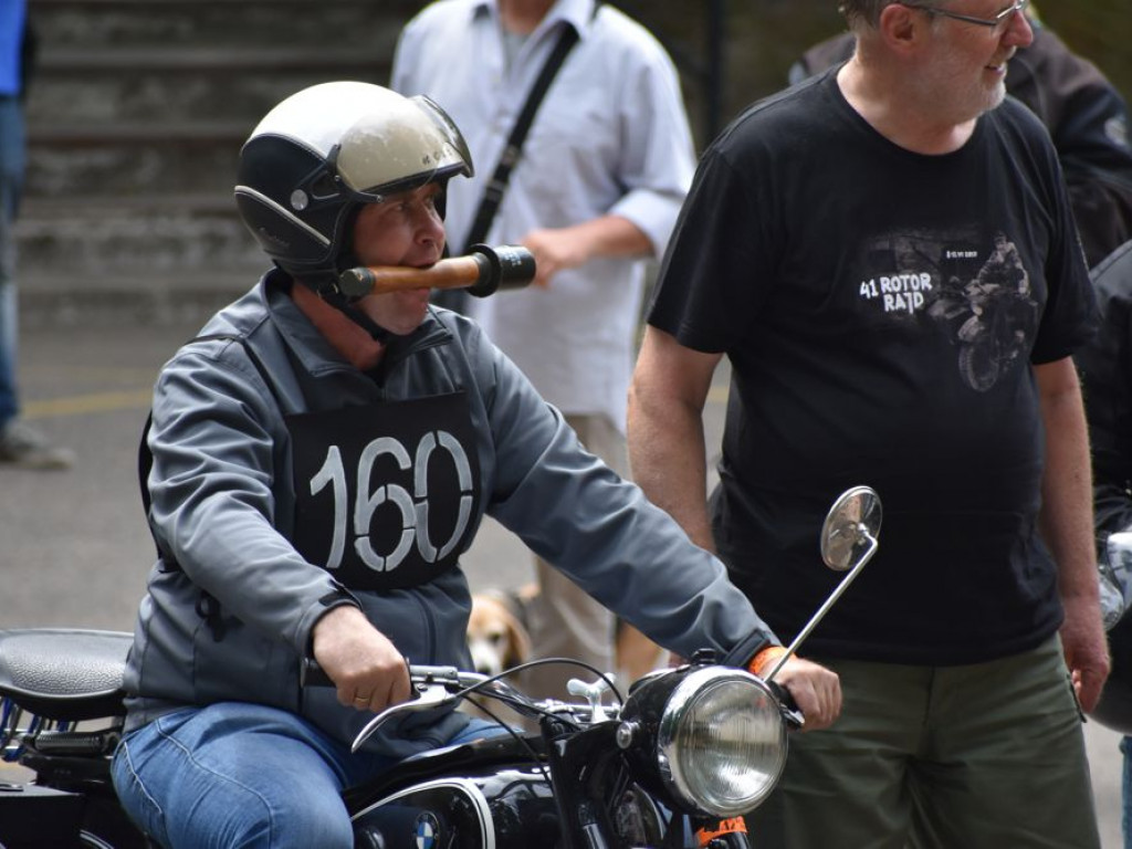 Motocyklowe spotkanie z historią w Wilczym Szańcu [ZDJĘCIA]