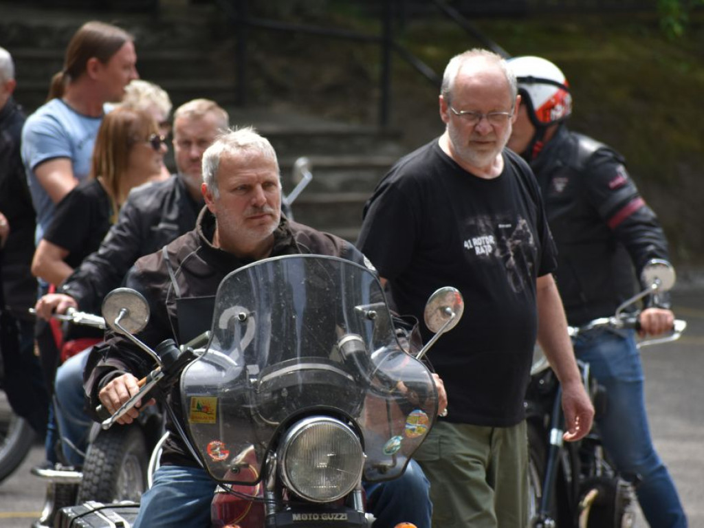 Motocyklowe spotkanie z historią w Wilczym Szańcu [ZDJĘCIA]