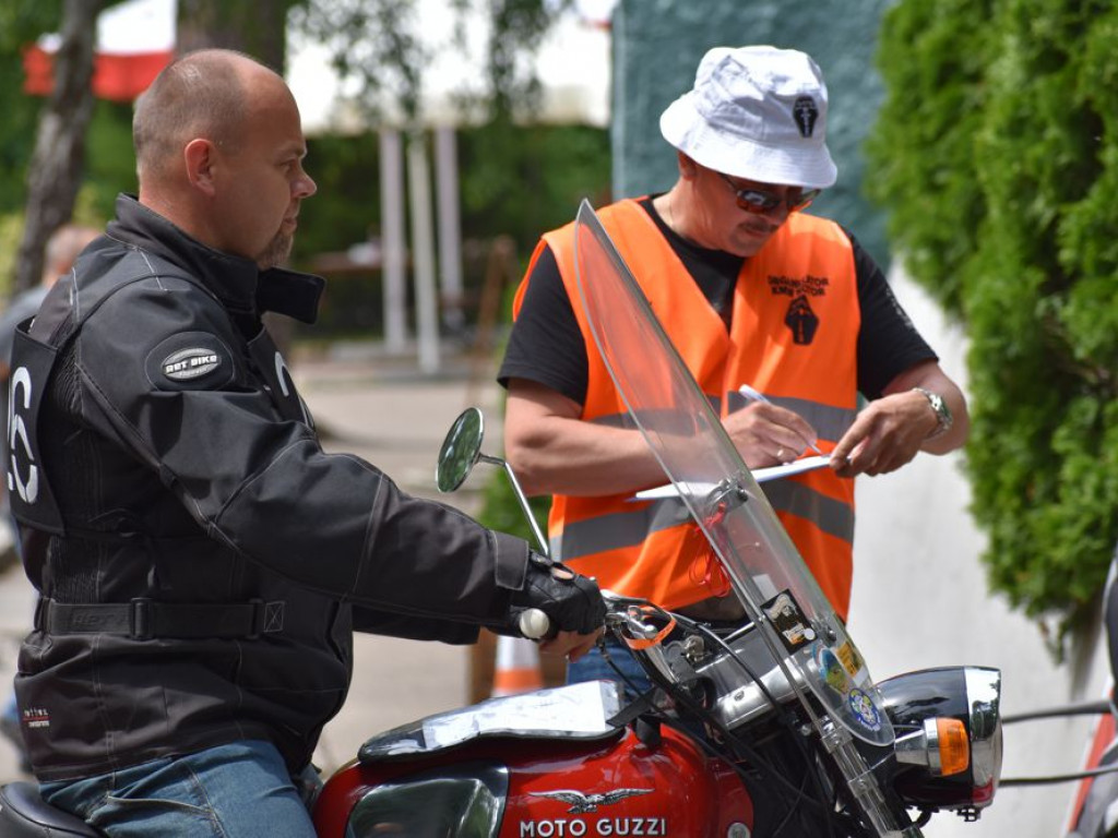 Motocyklowe spotkanie z historią w Wilczym Szańcu [ZDJĘCIA]