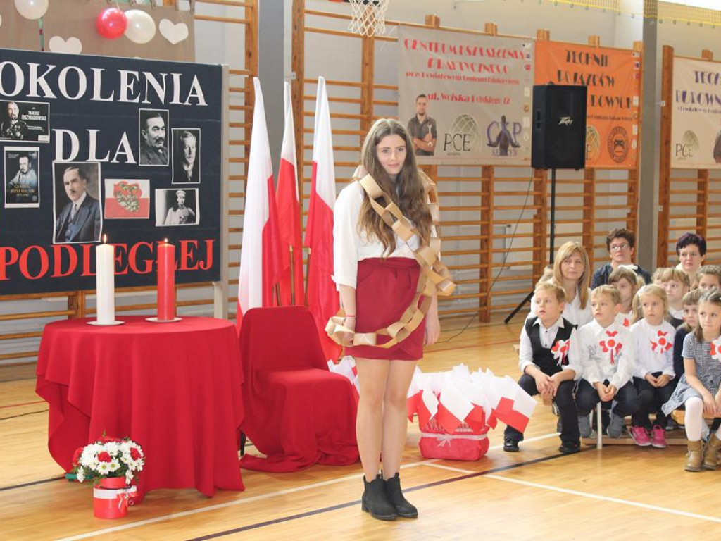 Pokolenia dla Niepodległej w Powiatowym Centrum Edukacyjnym [ZDJĘCIA]