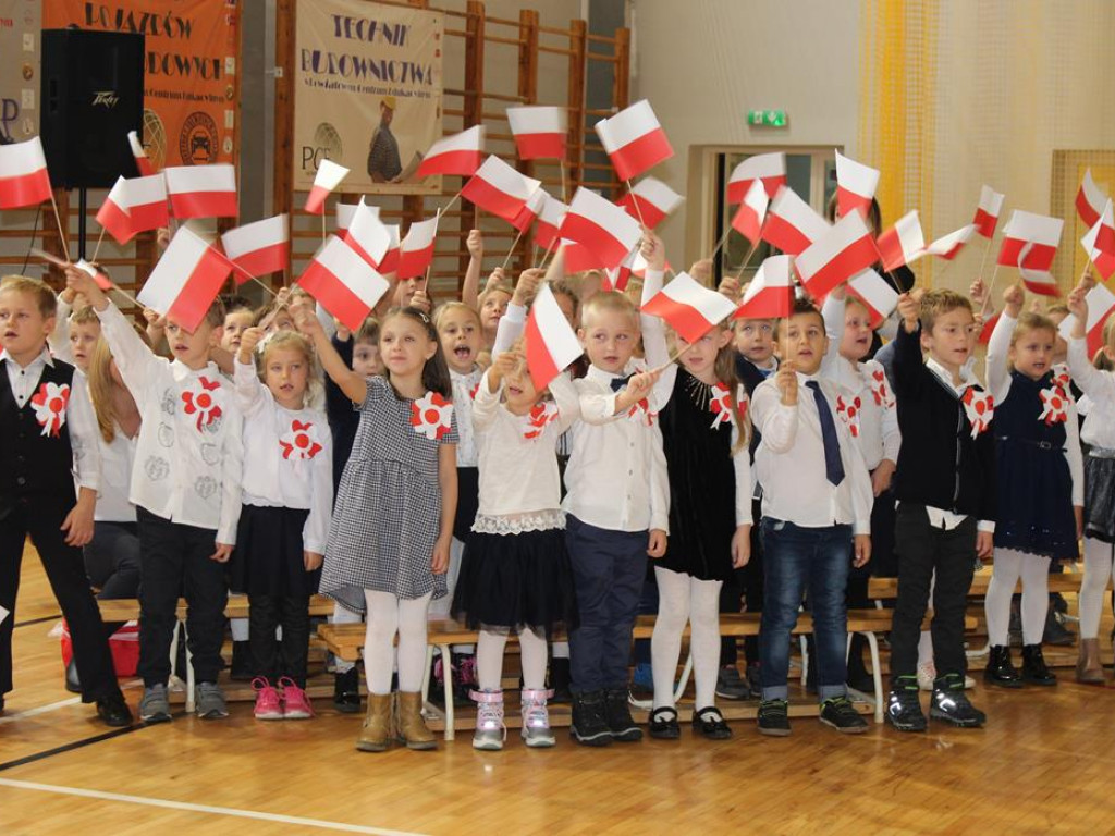 Pokolenia dla Niepodległej w Powiatowym Centrum Edukacyjnym [ZDJĘCIA]