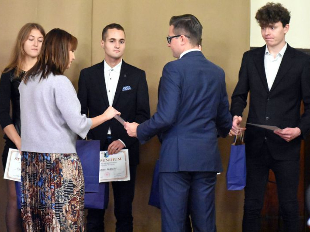 189 uczniów otrzymało stypendia starosty kętrzyńskiego