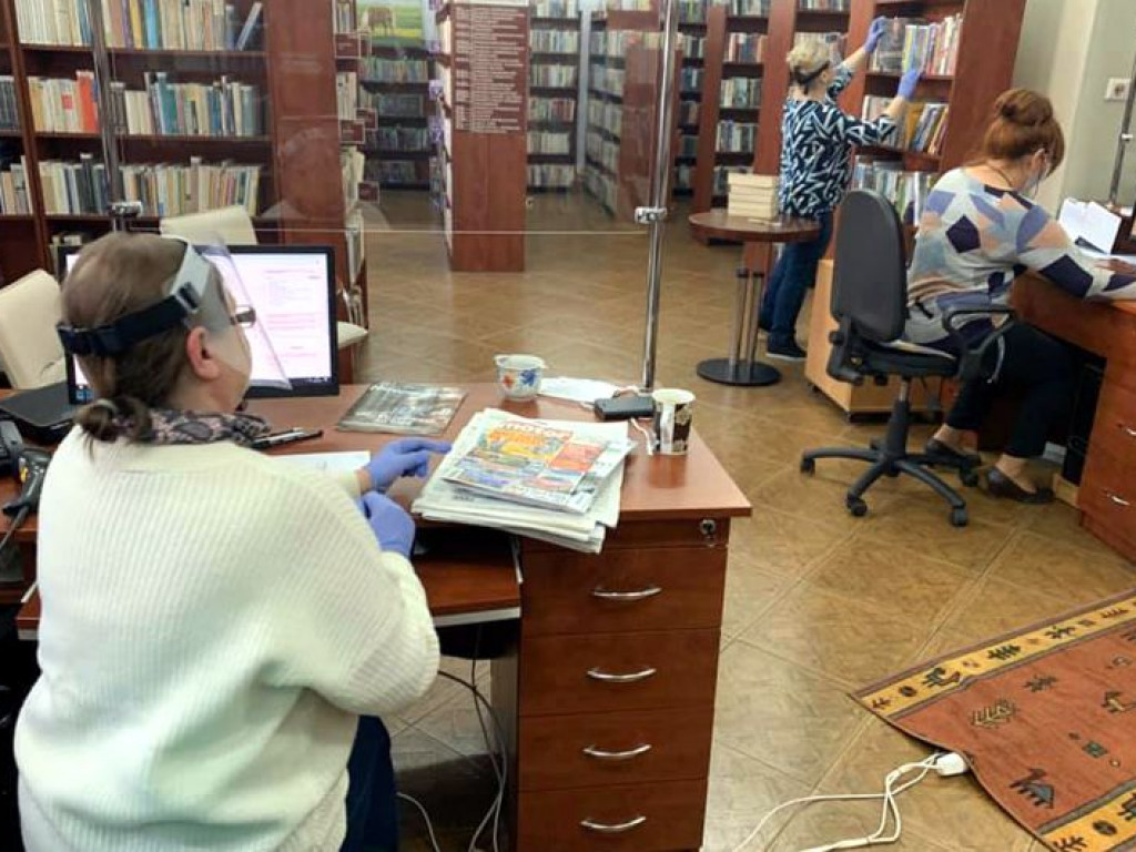 Biblioteka już działa, na żłobki trzeba poczekać
