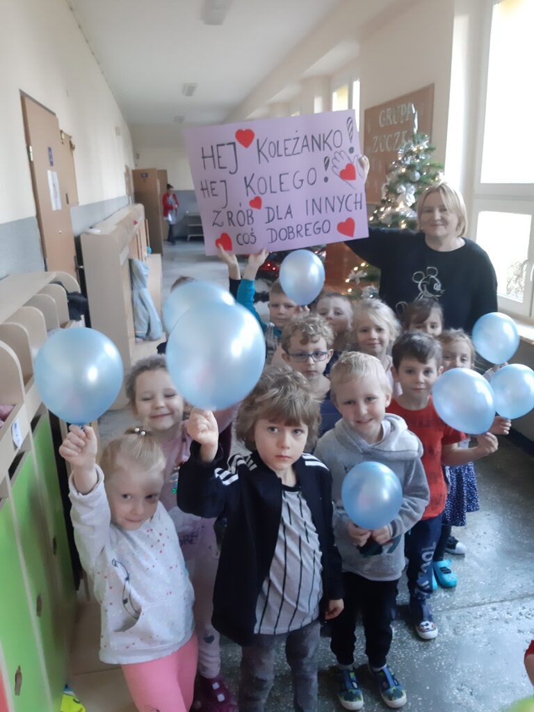 Przedszkolaki rozpoczęły przygodę z wolontariatem