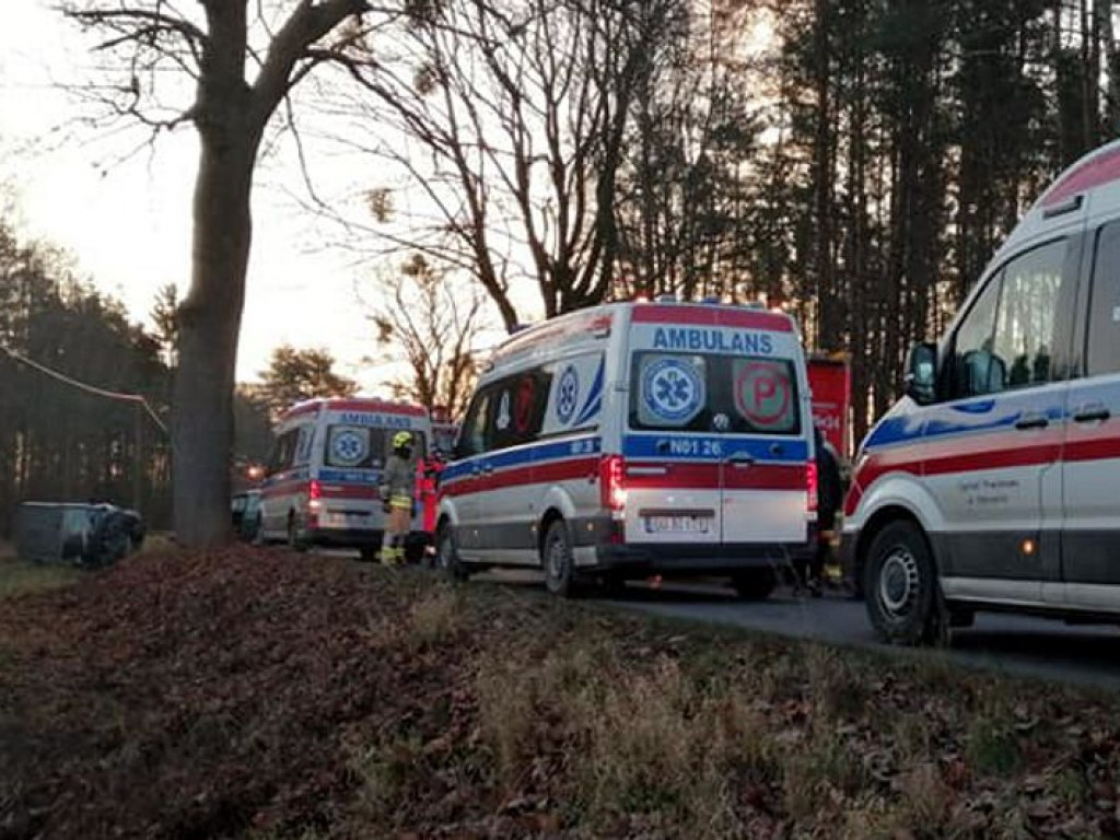 Siedem osób poszkodowanych w wypadku! Interweniował śmigłowiec LPR