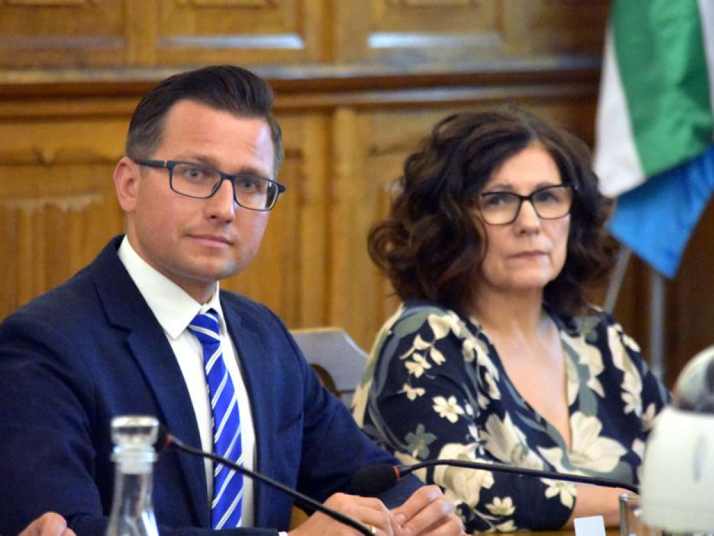 Zachwyty nad działaniami zarządu powiatu. Absolutorium i wotum zaufania niemal jednogłośne!