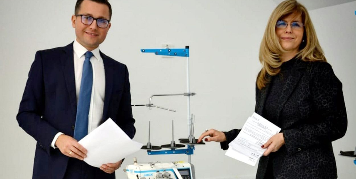 Michał Kochanowski i Dorota Siwicka, dyrektorka PCPR w Kętrzynie. Fot. Anna Jędrzejewska