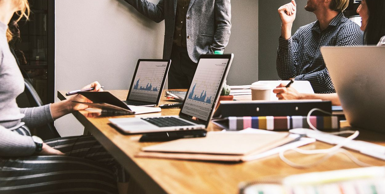 Gdzie i jak szukać firmy, która pomoże w projektach technologicznych?