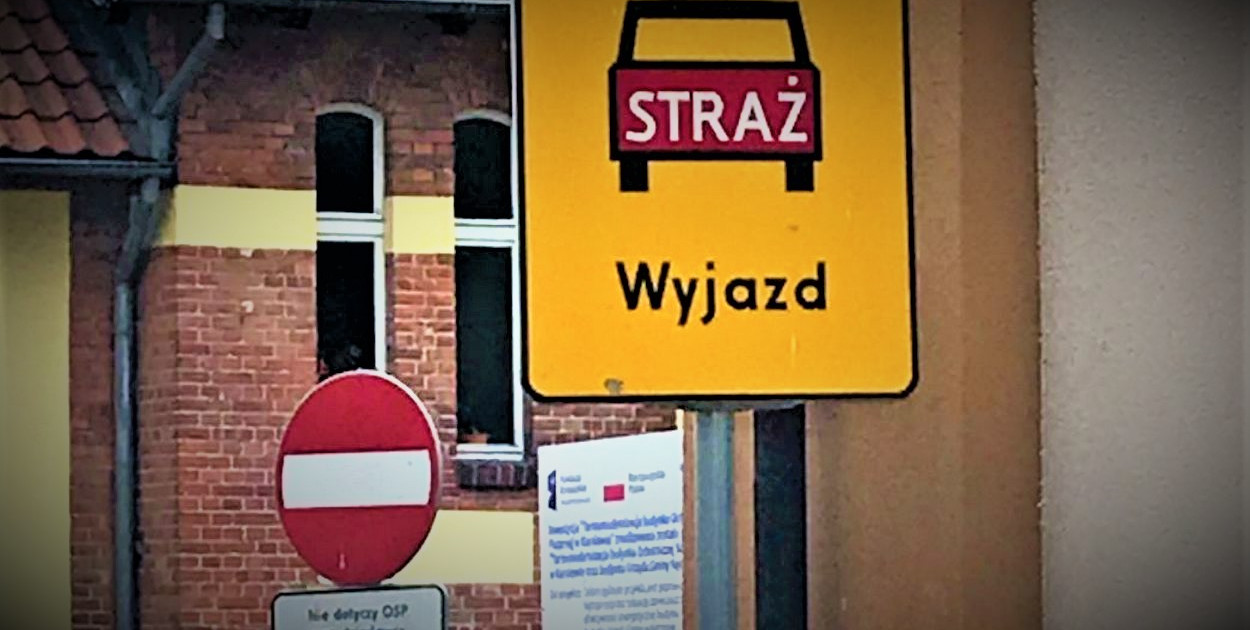 Mieszkańcy Karolewa czekają kiedy z ich remizy znów wyjedzie wóz strażacki. Fot. Robert Majchrzak