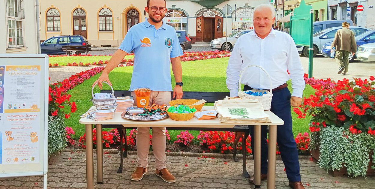 Karol Światłowski i Marek Janiszewski promujący ideę Cittaslow. Fot. Gmina Reszel