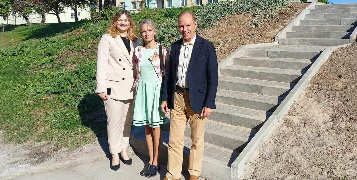 Od lewej: Magda Świercz - skarbnik gminy Barciany, Tamara Musiałowska - radna Rady Gminy Barciany oraz Andrzej Degórski. Fot. Grzegorz Spodarek