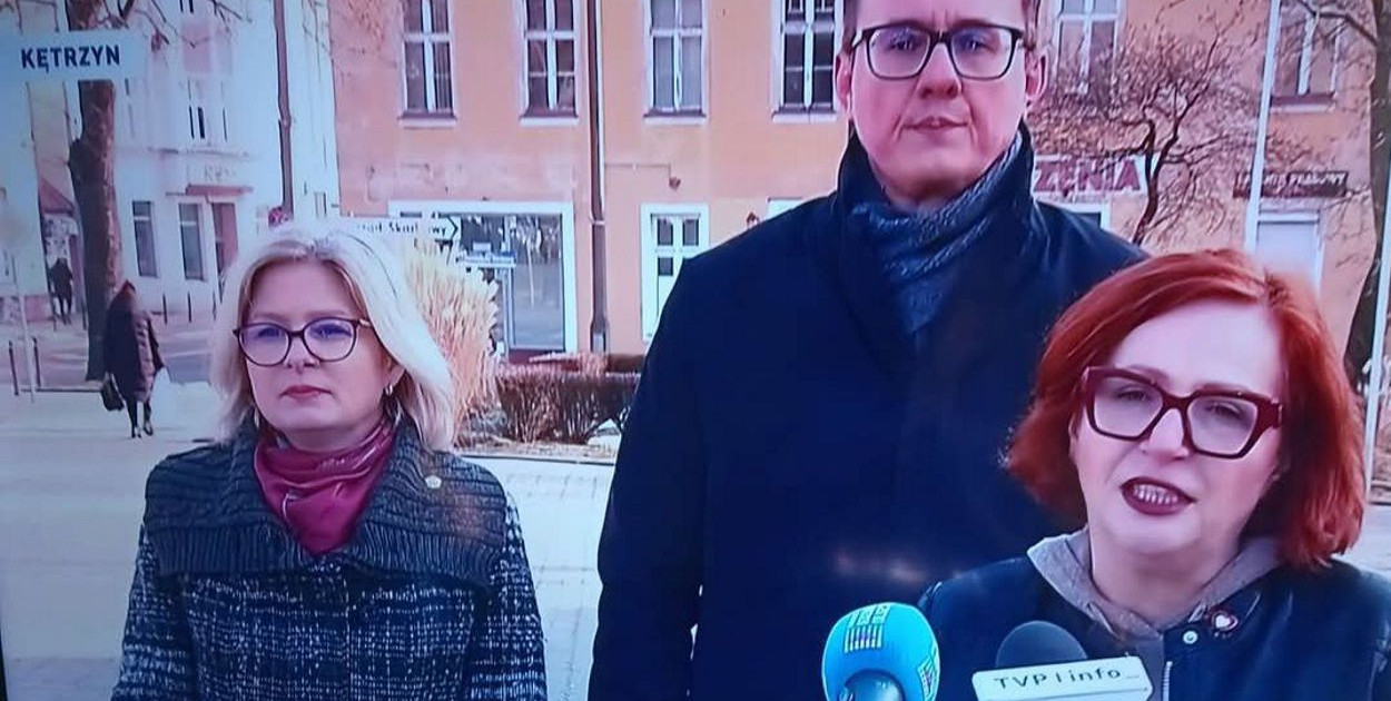 Marta Wielgat, Karol Lizurej i Katarzyna Królak podczas konferencji „reporterskiej”. Fot. Facebook.com