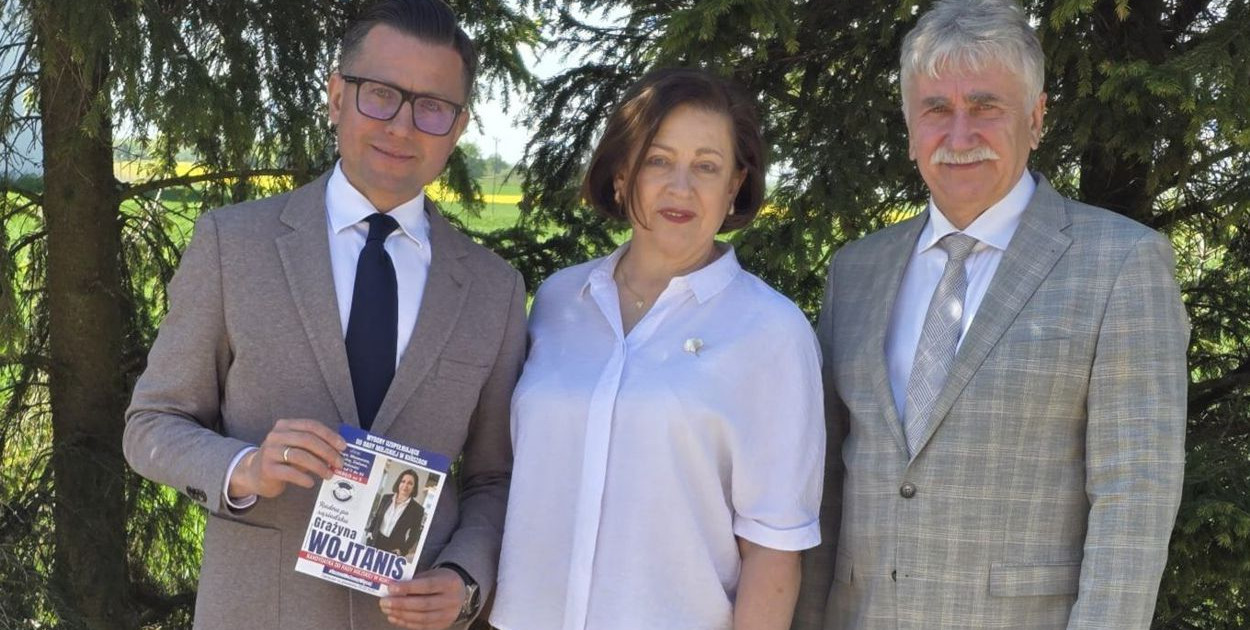 Grażynę Wojtanis popierają m.in. Michał Kochanowski, starosta kętrzyński i Jan Adamowicz, burmistrz Korsz. Jest to gwarancją efektywnej pracy przyszłej radnej na rzecz jej wyborców. Fot. Facebook.com