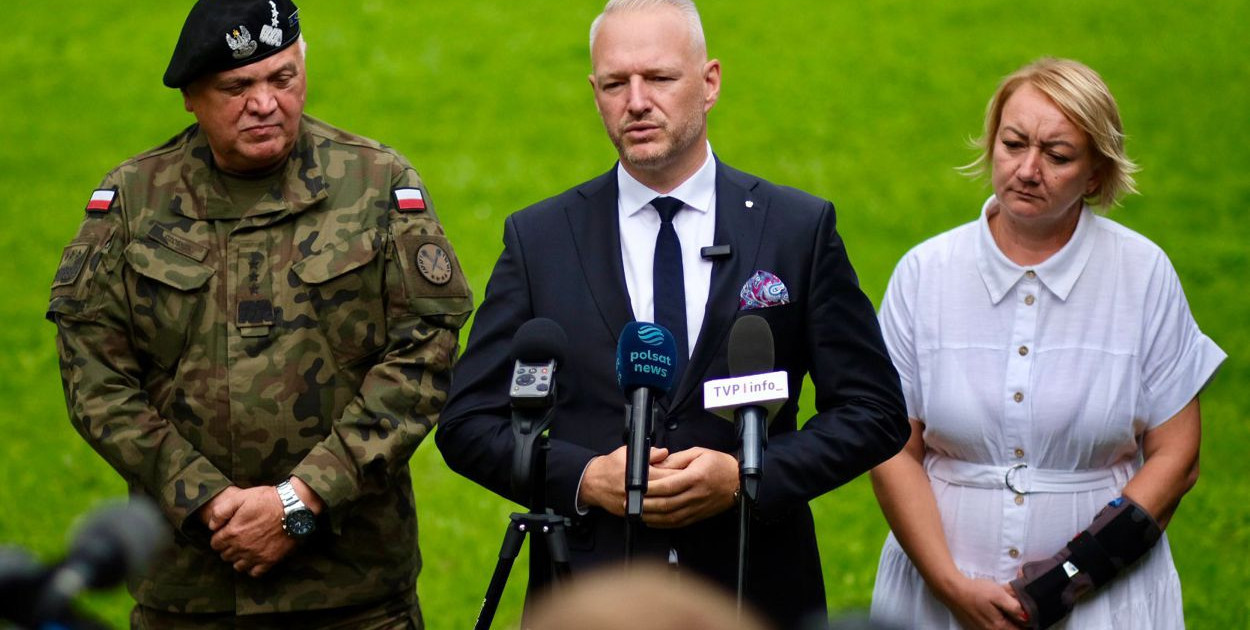 Od lewej: Gen. Stanisław Czosnek, Radosław Król i Marta Kamińska. Fot. PAP