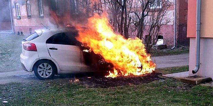 W Korszach spłonął samochód!-217031