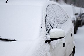 Mandat może być tak gruby, jak pokrywa śniegu. Odśnieżajcie auta!-219058