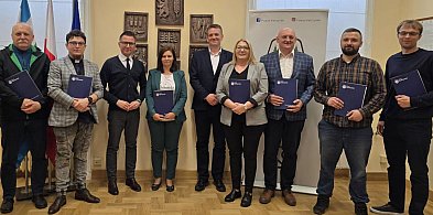 Powiat dotuje tych, którzy działają sprawnie i z sercem-224676