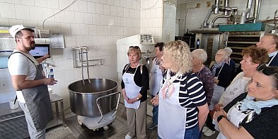 Seniorzy w podróży pełnej smaków -224709