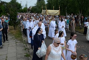 Nie wszyscy o tym wiedzą. Czy udział w procesji Bożego Ciała to obowiązek?-224987