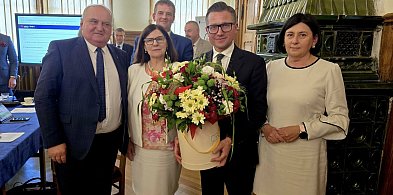W Powiecie jeden przeciwny, w Mieście wszyscy za! -225055