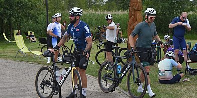 Rowerzyści odpoczywali w Leśniewie-225162
