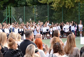 Nowy rok szkolny wystartował. Co się zmienia od 1 września?-225595