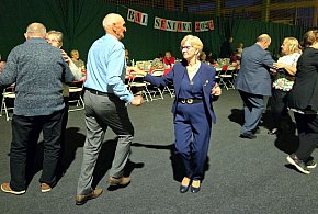 Seniorzy bawili się w rytmie muzyki i uśmiechu-226091