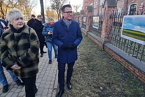 Znów można obejrzeć wystawę na płocie