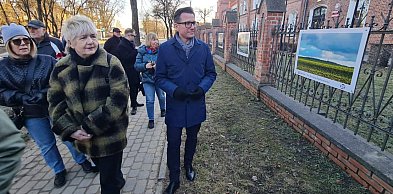 Znów można obejrzeć wystawę na płocie