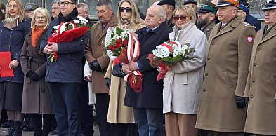 Kolejna lekcja patriotyzmu na lotnisku w Wilamowie