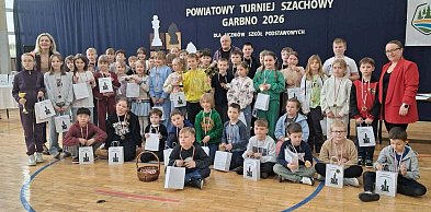 Wielkie emocje w Garbnie. Młodzi mistrzowie przy szachownicach