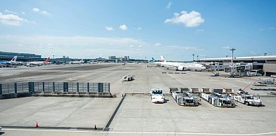 Gdzie zaparkować przy lotnisku w Gdańsku, żeby zaoszczędzić czas i pieniądze?