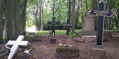 Wycieczka samochodowa szlakiem starych cmentarzy-225978