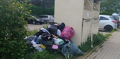 List czytelnika: Kto ma opróżniać pojemniki z odzieżą? [ANKIETA]