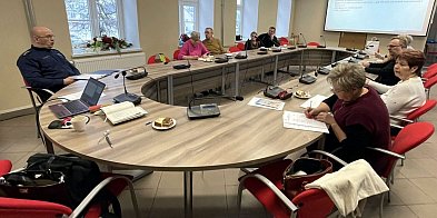 Sesja rady seniorów z gościem w mundurze-226837