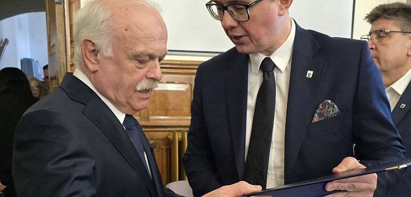 15:14. W tym przypadku to istna przepaść