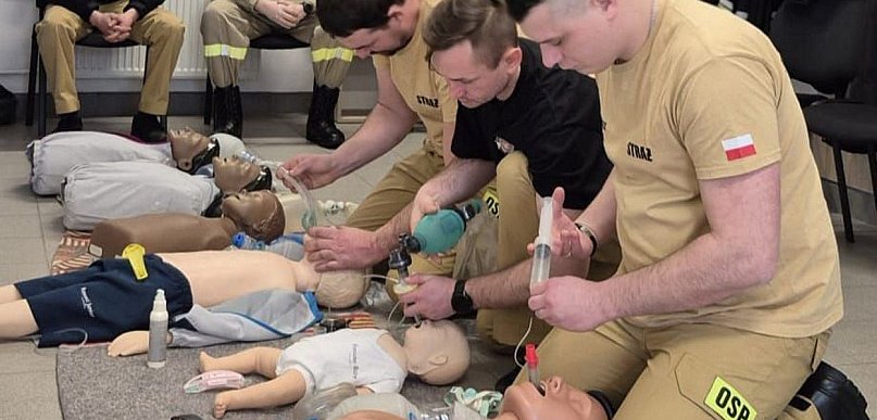 Strażacy doskonalą umiejętność udzielania pierwszej pomocy