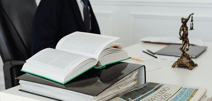 Jak zabezpieczyć spółkę przed ryzykiem prawnym w codziennej działalności?