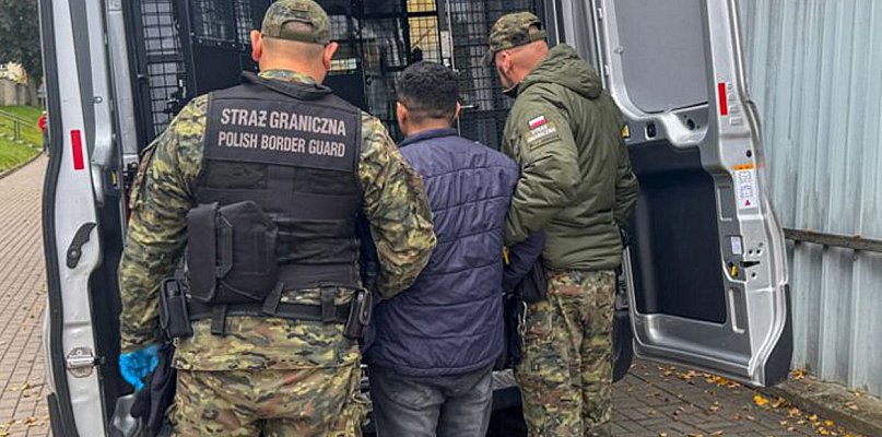 Dwaj cudzoziemcy opuścili Kętrzyn pod eskortą - 225996