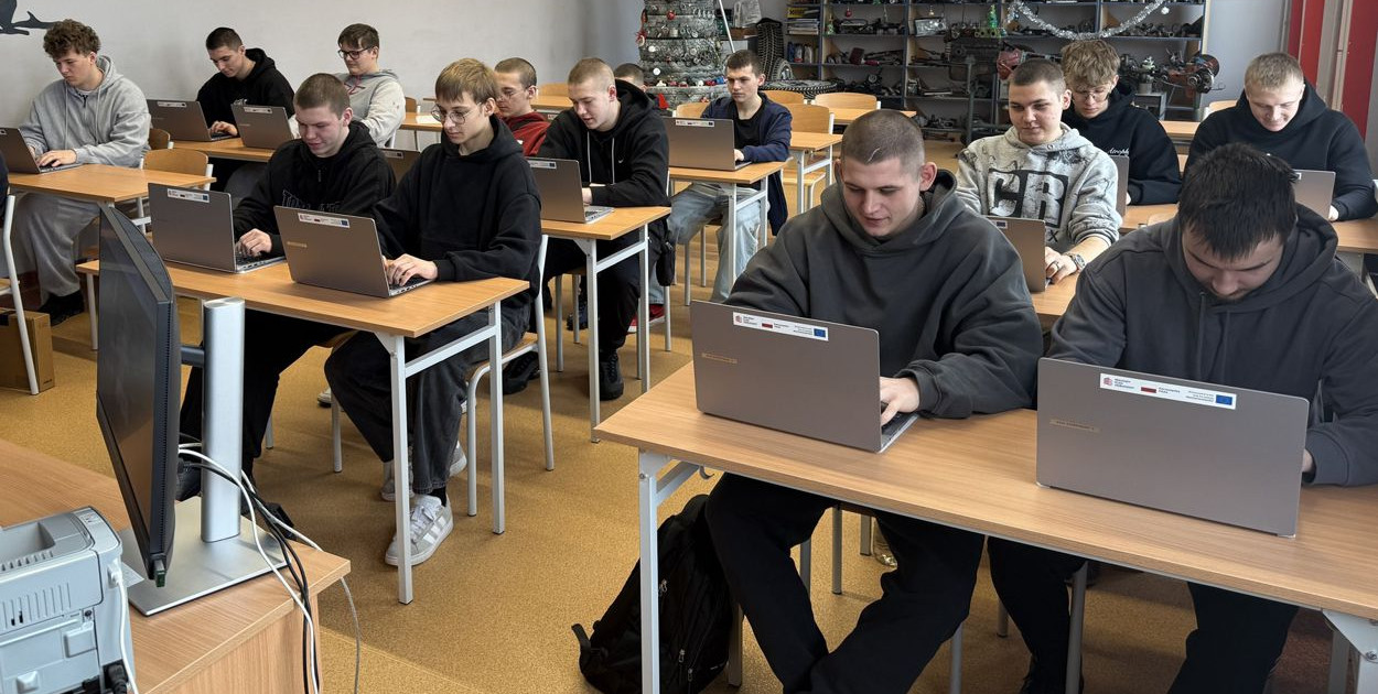 Nowoczesny sprzęt trafił do szkół