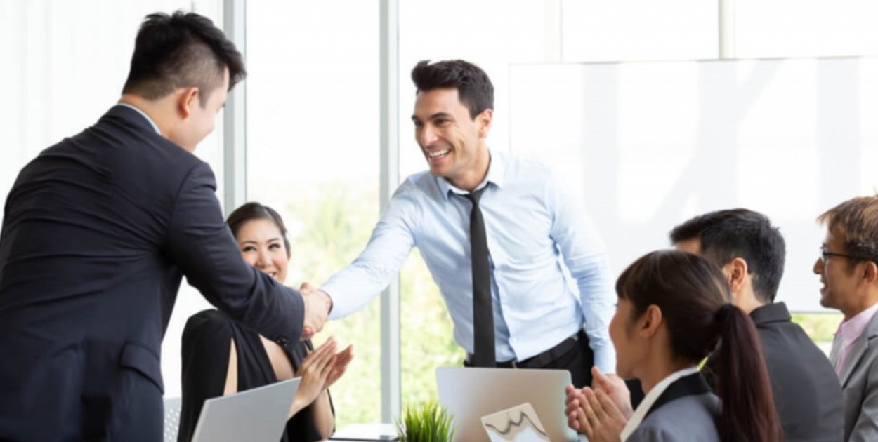 Legalny pobyt i praca w Polsce — dlaczego profesjonalna pomoc ma znaczenie