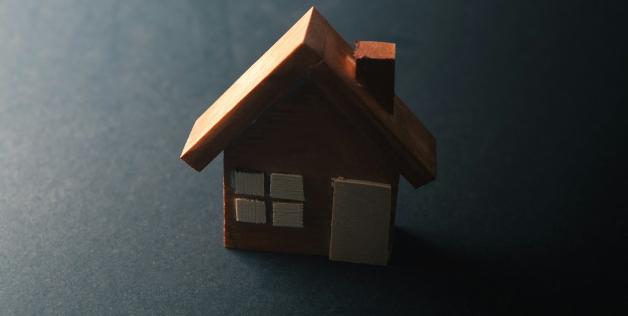 Sądowe zniesienie współwłasności nieruchomości – jak przebiega postępowanie i na c