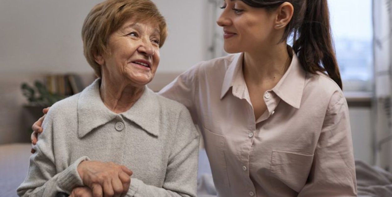 Jaka musi być opiekunka dla osób starszych? Sprawdź, czy masz w sobie to, czego na