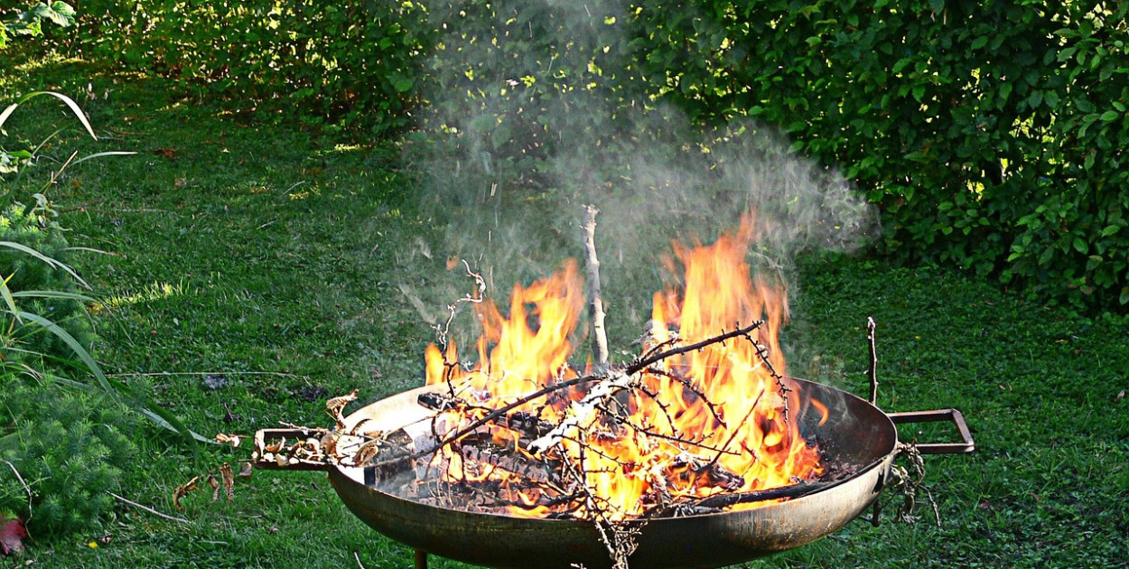 Ogród jako miejsce spotkań - jak stworzyć idealną przestrzeń do grillowania i rela