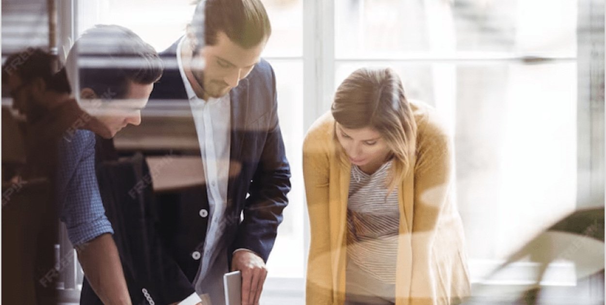 Legalizacja pobytu cudzoziemców w firmie — co powinien wiedzieć każdy pracodawca?