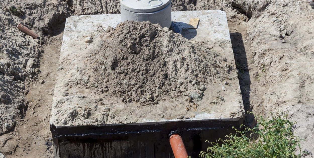 Szambo betonowe - dlaczego warto zdecydować się na taki zbiornik